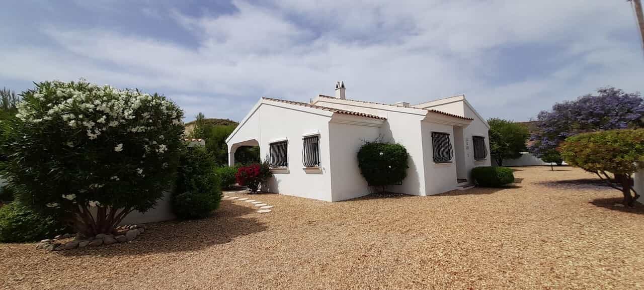房子 在 Urrácal, Andalucía 11208520