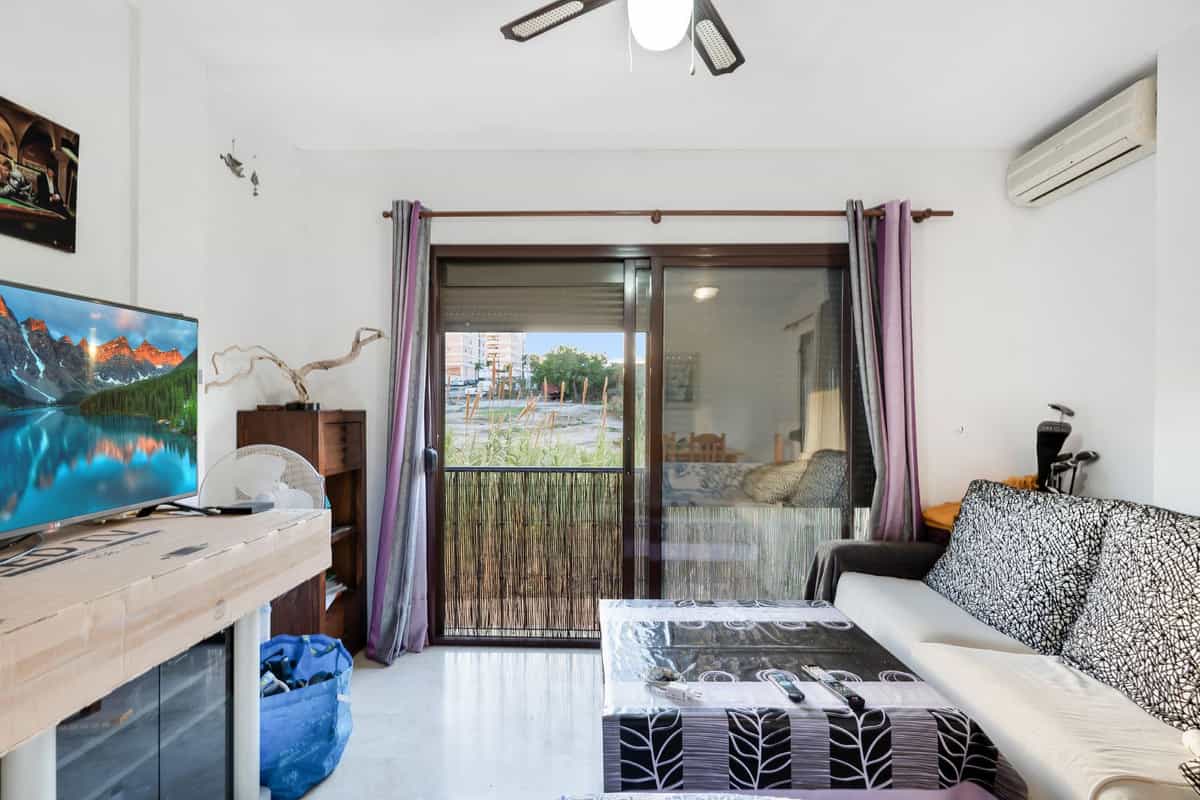 Condominium in San Luis de Sabinillas, Andalusia 11208855