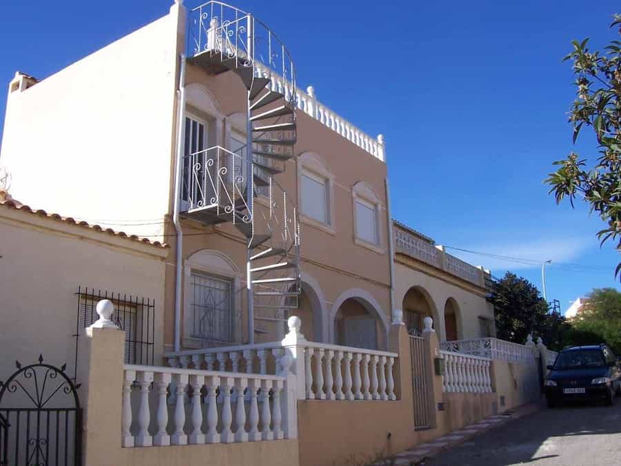 Condominium dans San Fulgencio, Comunidad Valenciana 11210699