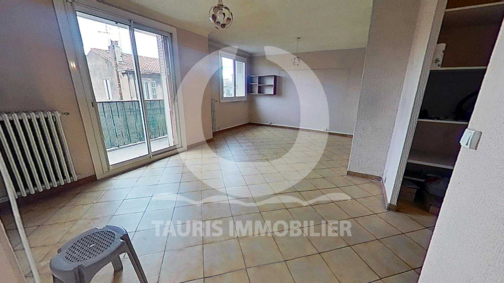 Condominium in Saint-Jerome, Provence-Alpes-Cote d'Azur 11213249