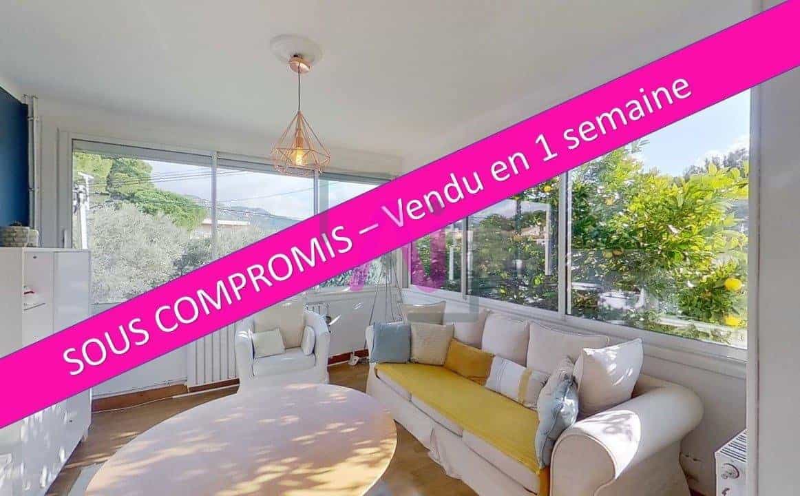 Condominium in Les Routes, Provence-Alpes-Cote d'Azur 11213256