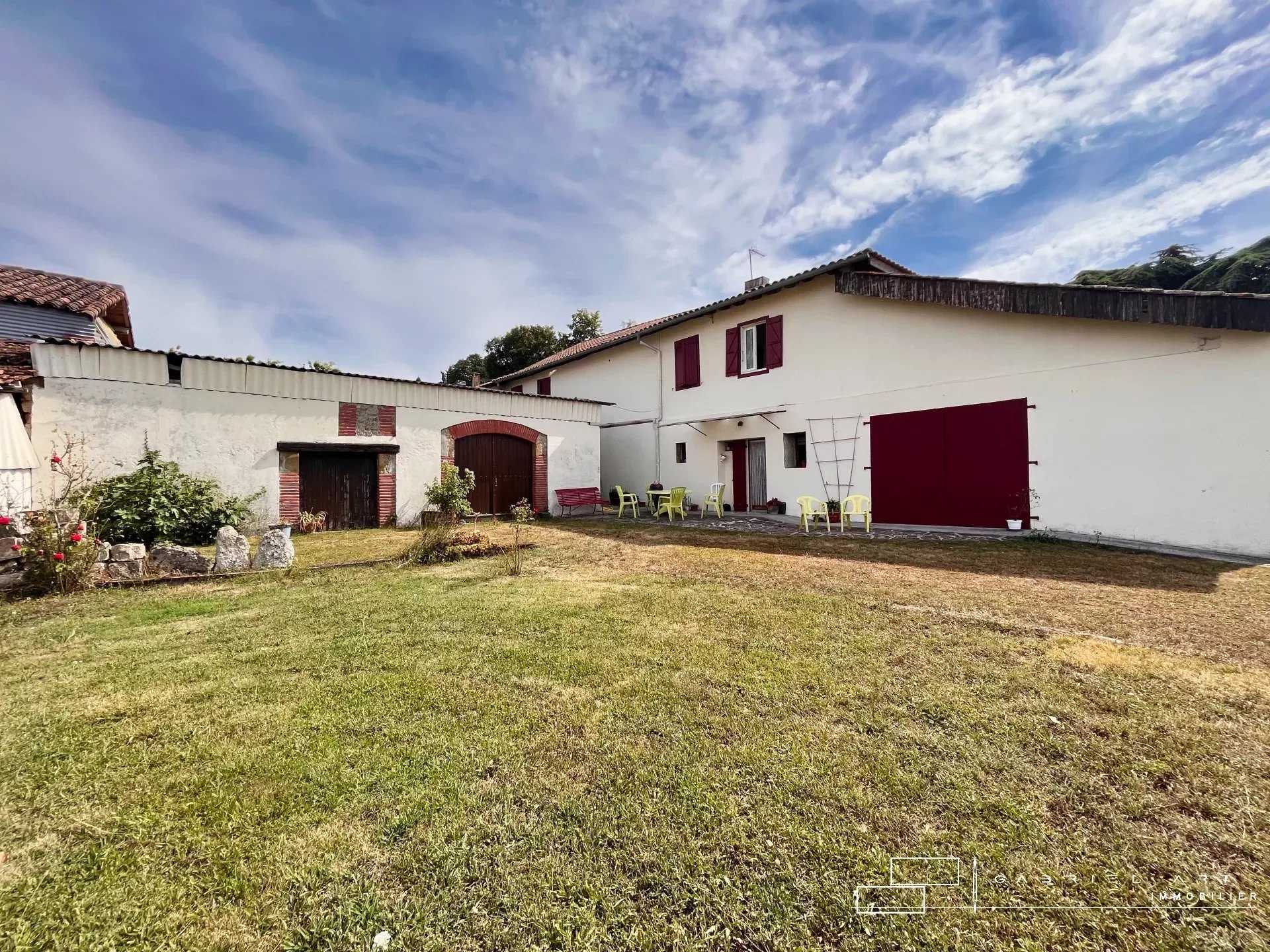 Residential in Auch, Gers 11213265