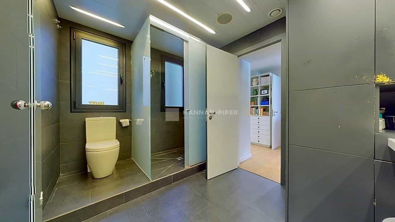 Condominium in Barcelona, Catalunya 11214455