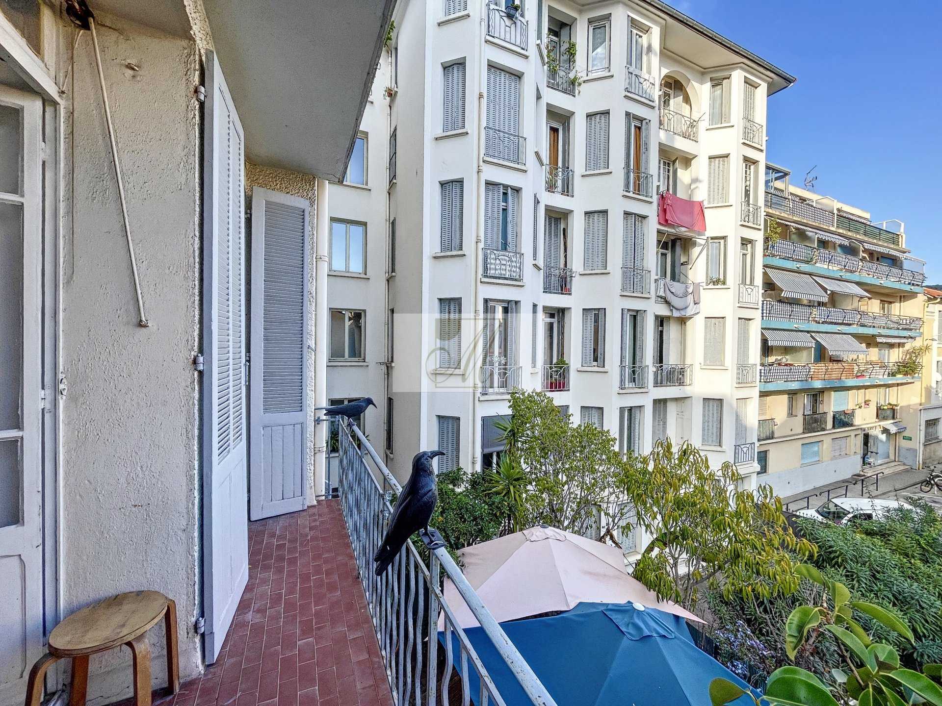 Condominium in Cannes, Alpes-Maritimes 11214529
