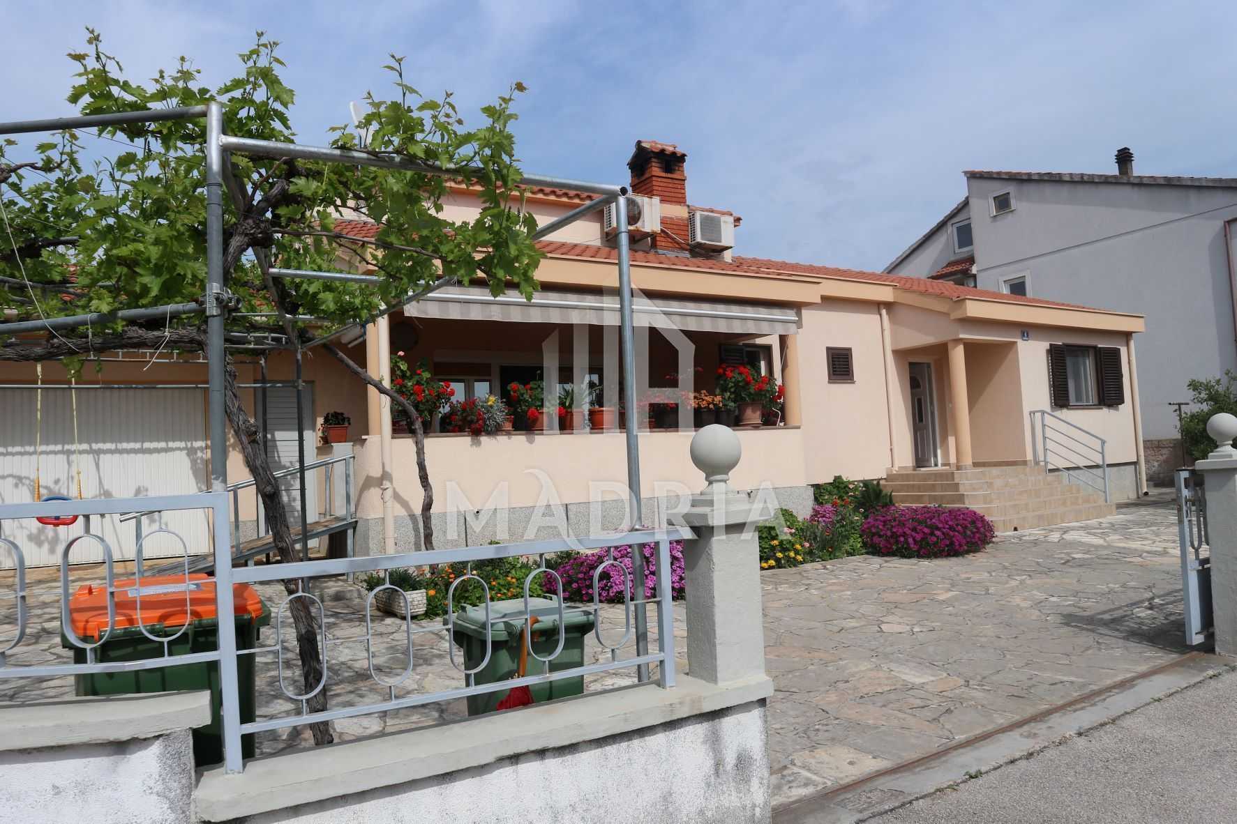 بيت في Zadar, Zadar County 11214660