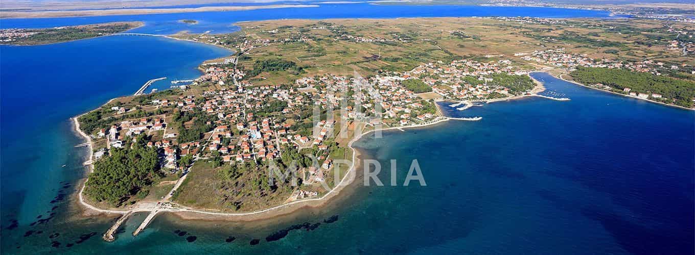 Terre dans Privlaka, Zadar County, Zadar County 11214776