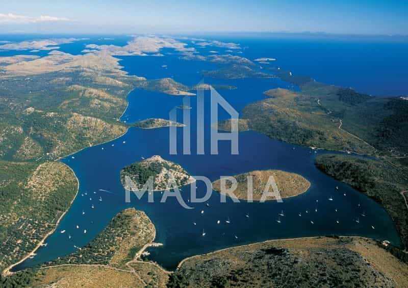 Land in Sali, Zadar County 11214791