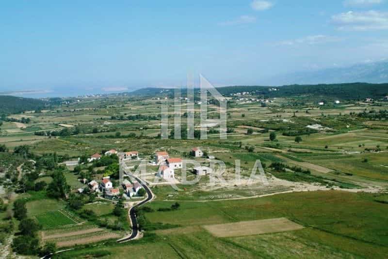 土地 在 Policnik, Zadarska Zupanija 11214835