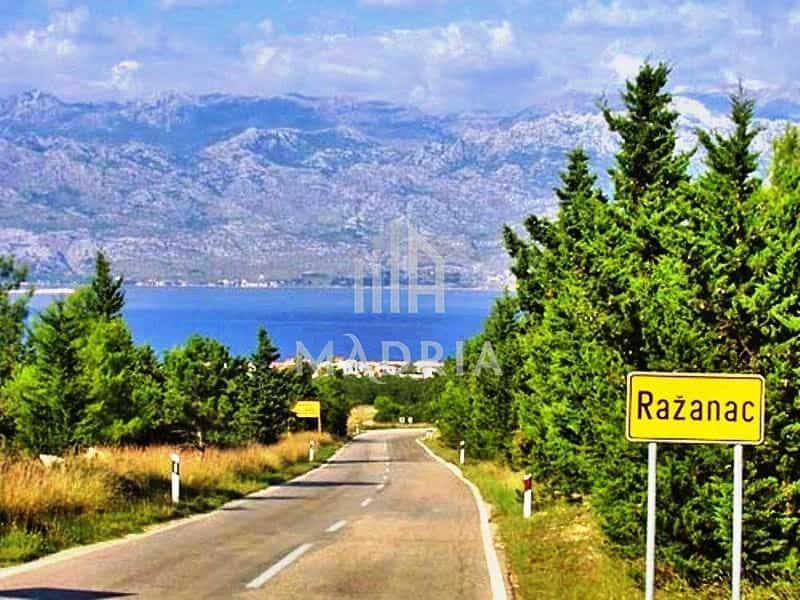 Tanah dalam Razanac, Zadarska Zupanija 11214890