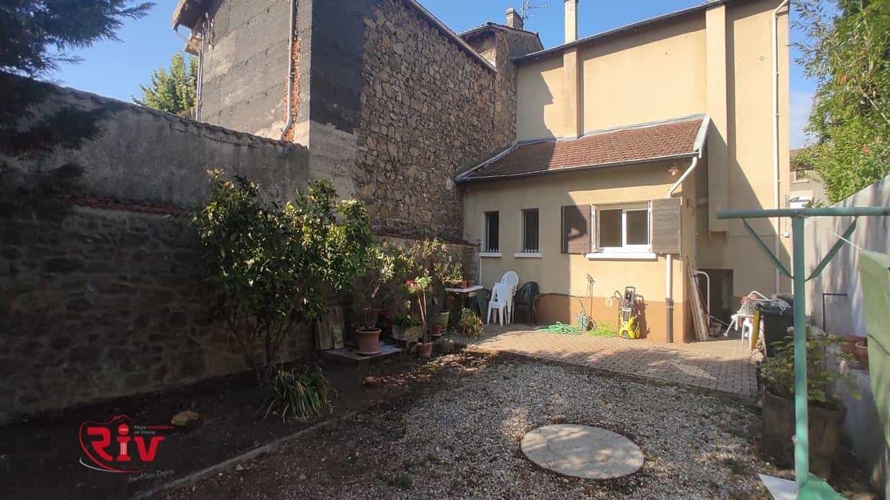 Rumah di Sablons, Isère 11216088