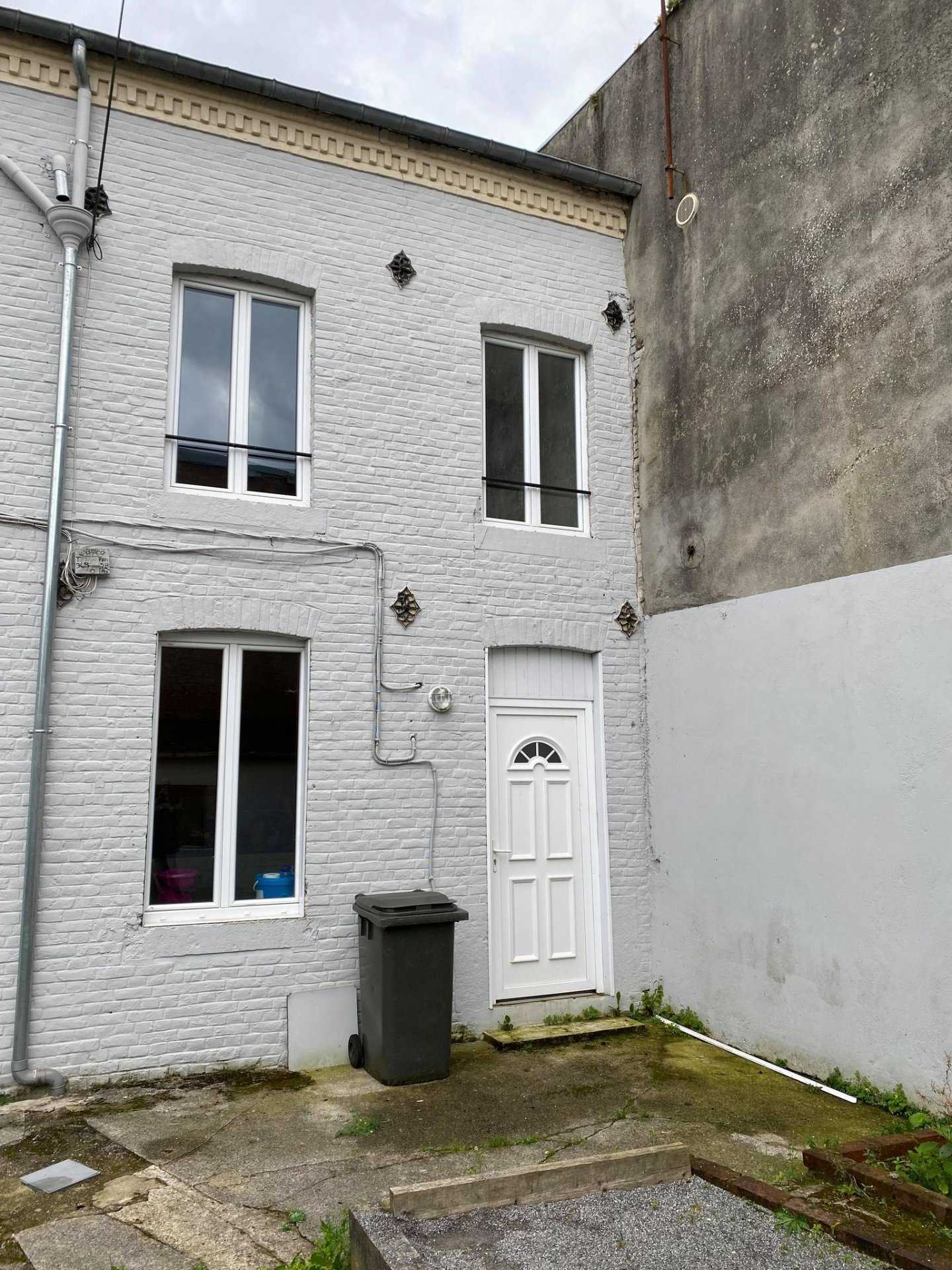 Mehrere Häuser im Fourmies, Hauts-de-France 11217312