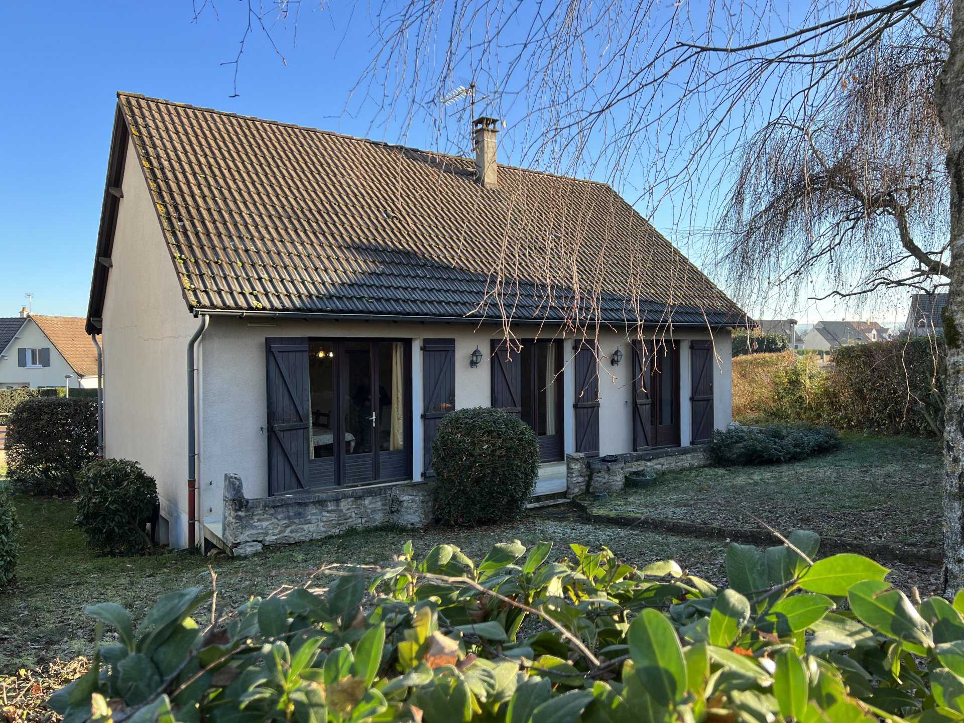Other in Auxerre, Bourgogne-Franche-Comte 11217349