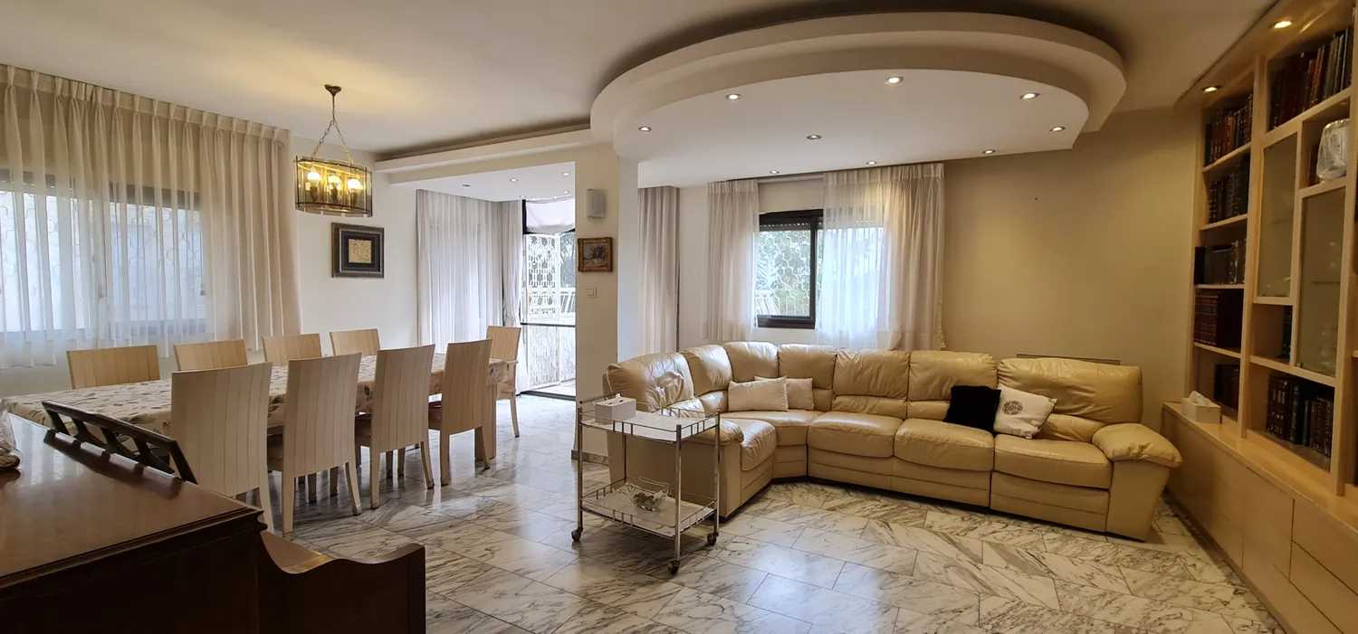 公寓 在 耶路撒冷, Hizkiyahu HaMelech Street 11217354