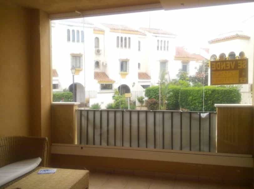 Condominium in , Andalucía 11230074