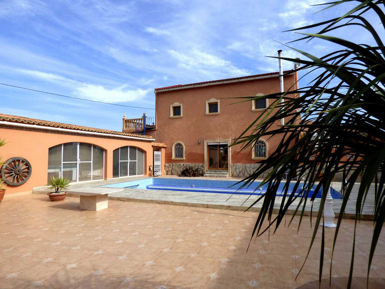 بيت في Crevillente, Comunidad Valenciana 11233941