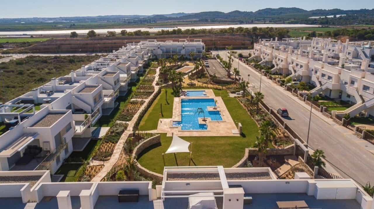 Condominium in Orihuela, Comunidad Valenciana 11236447