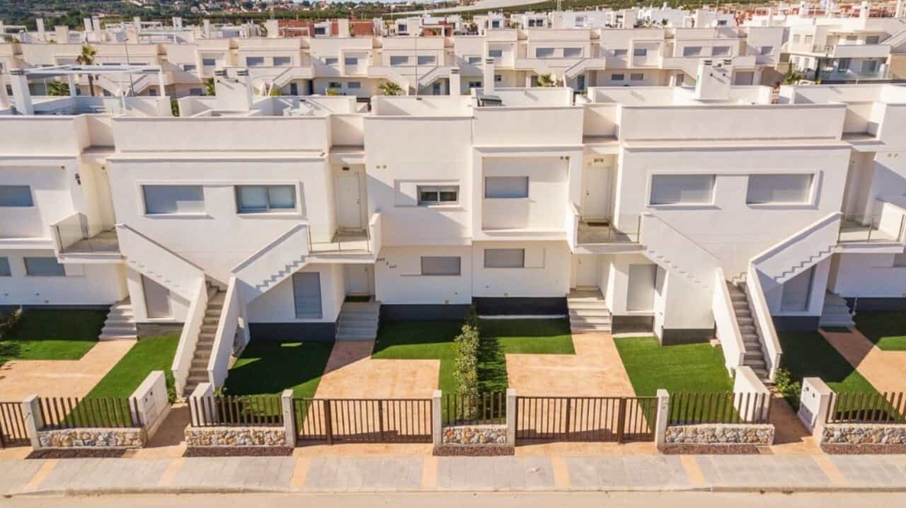 Condominium in Orihuela, Comunidad Valenciana 11236447