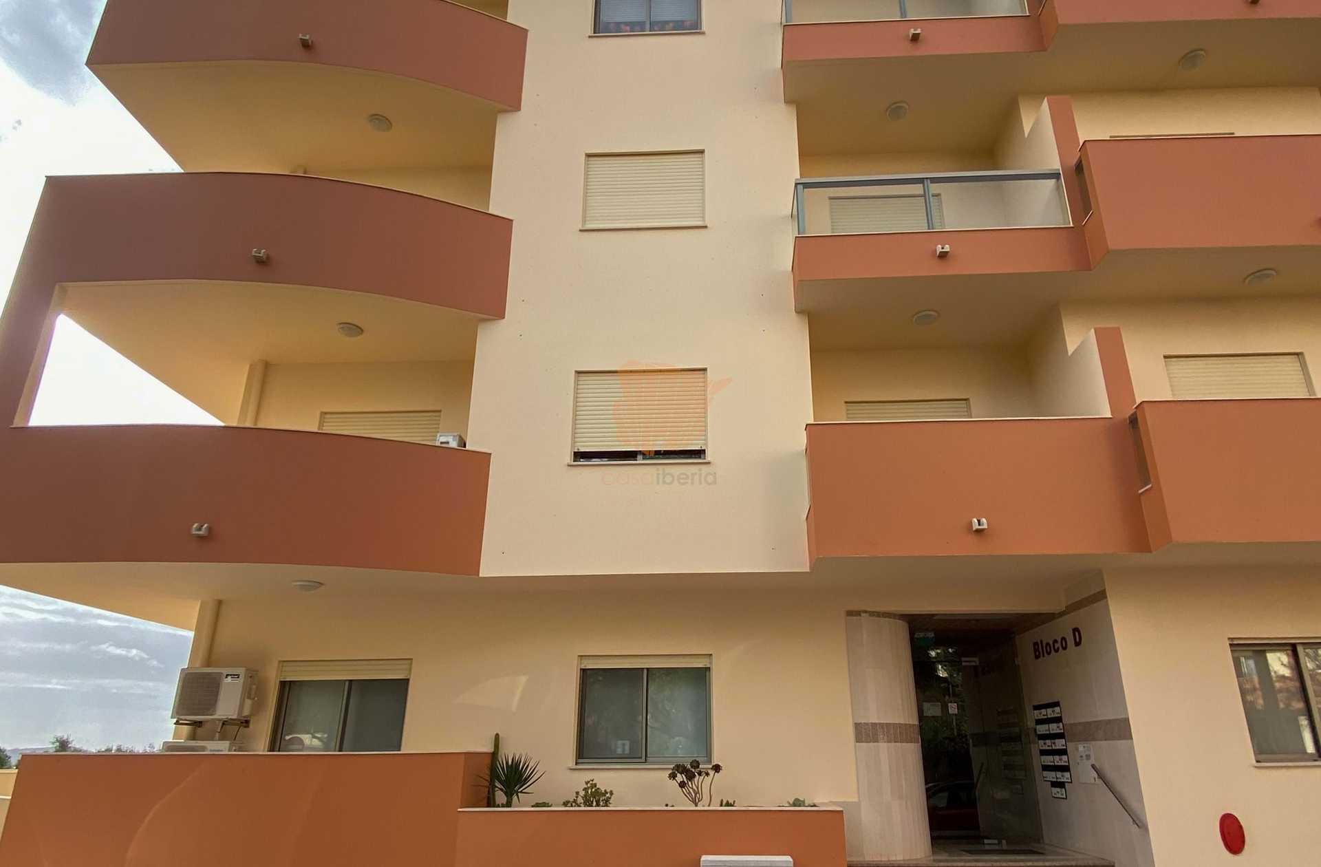 Condominium in Loulé, Faro District 11236545