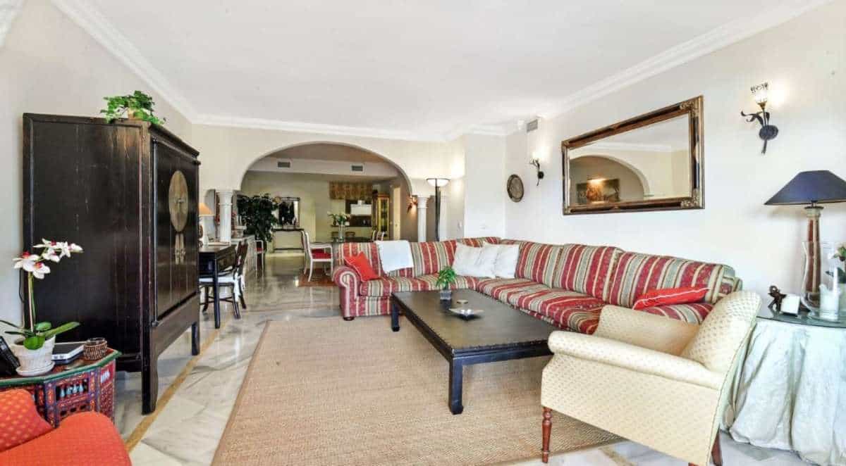Condominium in Marbella, Andalucía 11236696