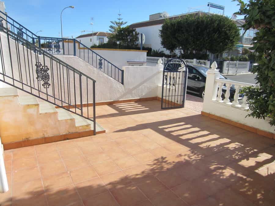 Condominium in El Tocino, Valencia 11237671