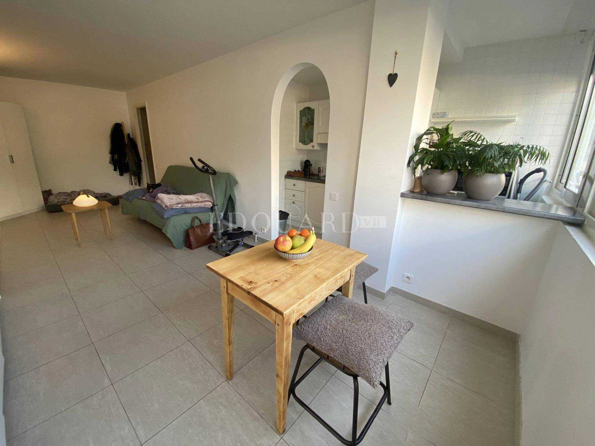 Condominium dans Cap-Martin, Provence-Alpes-Côte d'Azur 11241020