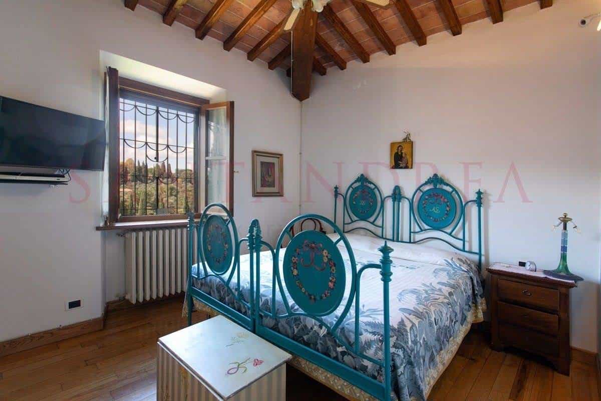House in Siena, Tuscany 11242019