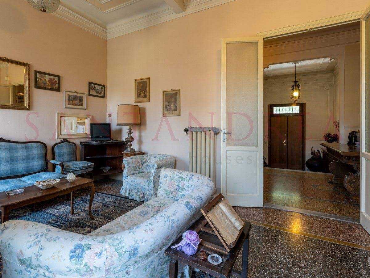 House in Viareggio, Tuscany 11242076