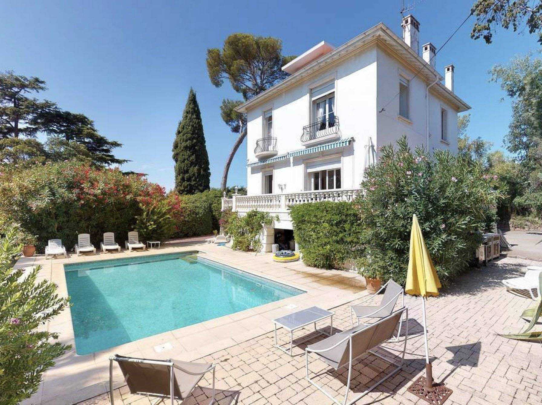 House in Boulouris-sur-Mer, Provence-Alpes-Cote d'Azur 11242117
