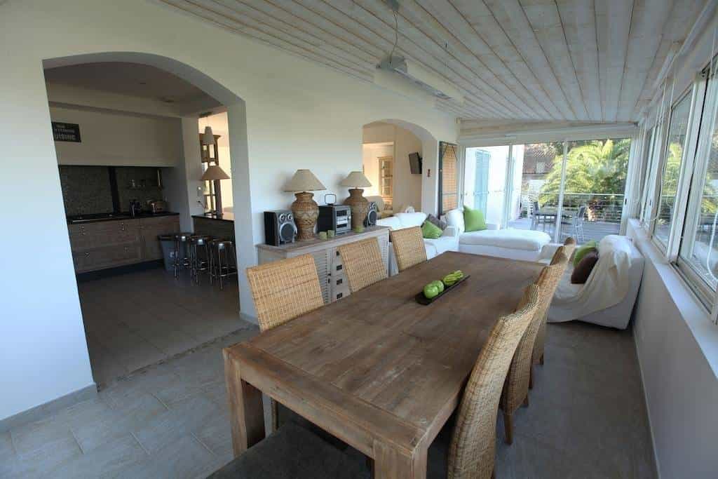 Talo sisään Gassin, Provence-Alpes-Côte d'Azur 11242130