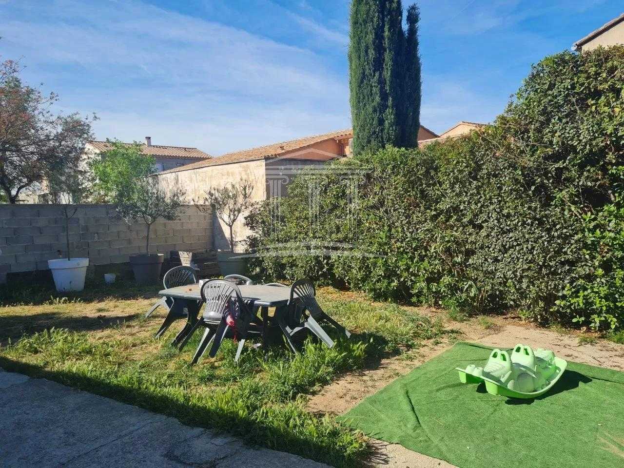 Residential in Sorgues, Vaucluse 11243248