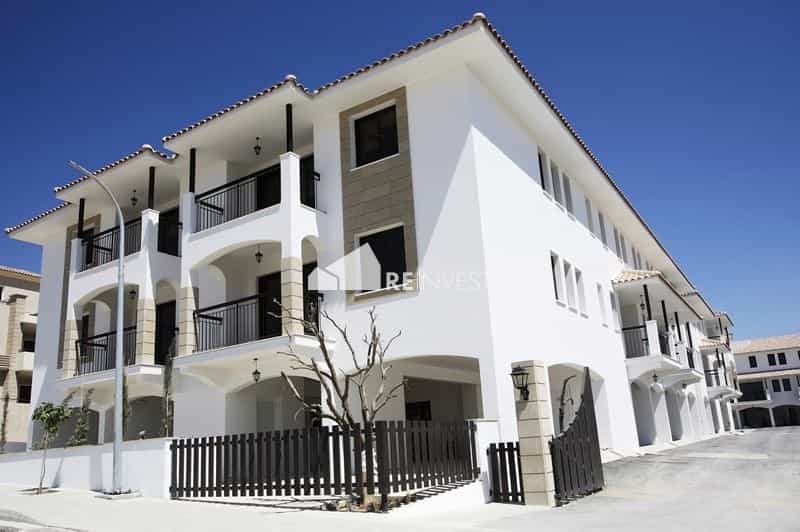 Condominium in Kiti, Larnaka 11245786