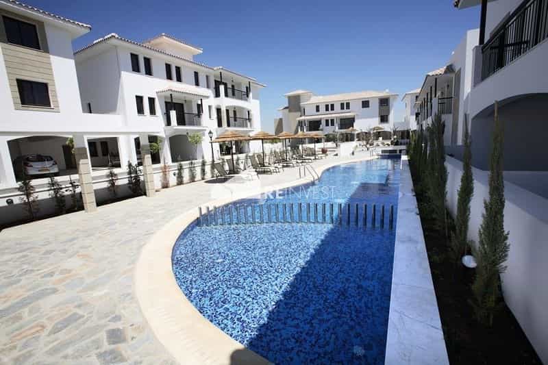 Condominium in Tersefanou, Larnaca 11245786