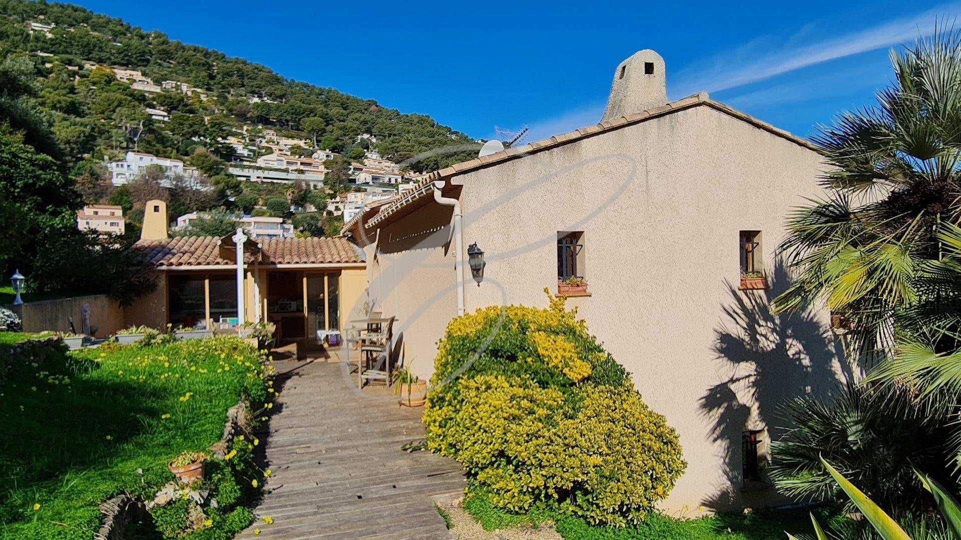 House in Cap Martin, Provence-Alpes-Cote d'Azur 11245828