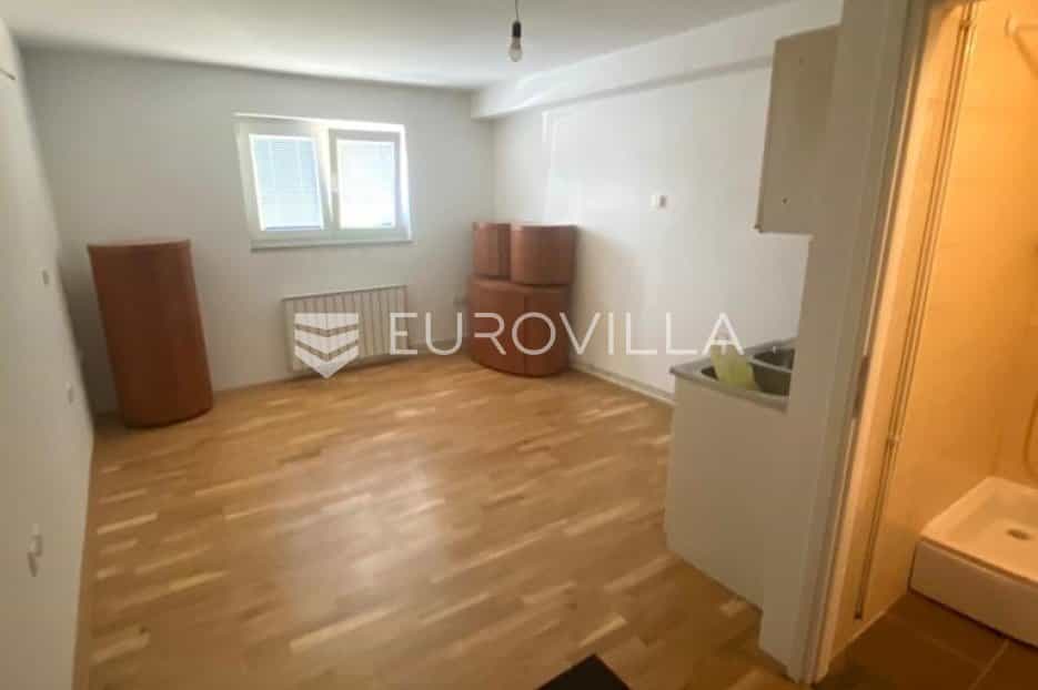 Condominium in Sestine, Zagreb, Grad 11246074