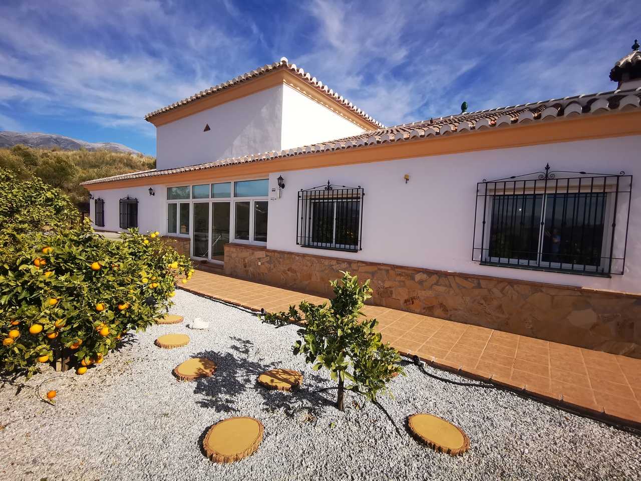 House in Canillas de Aceituno, Andalusia 11247351