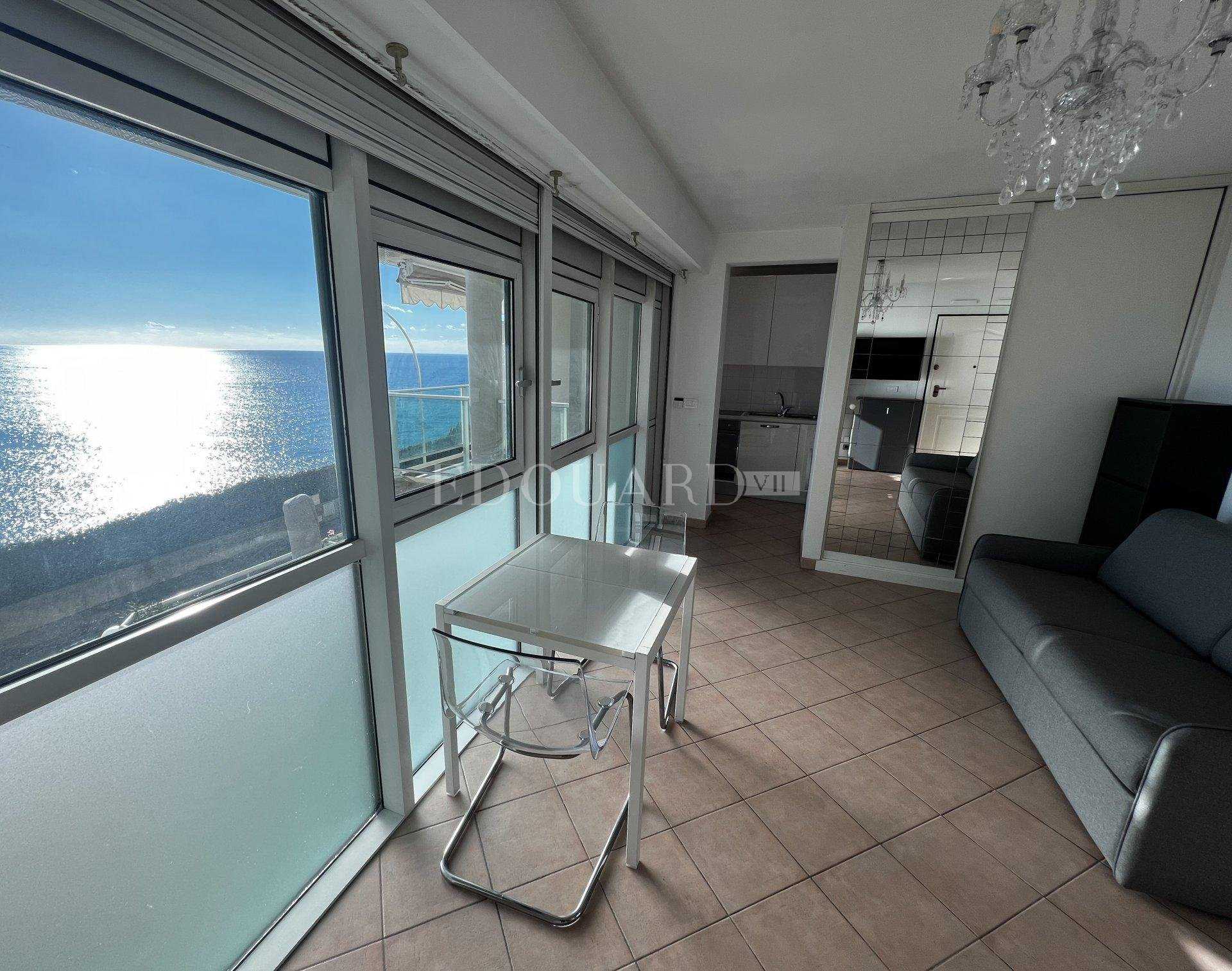 Condominium dans Roquebrune, Provence-Alpes-Côte d'Azur 11248627