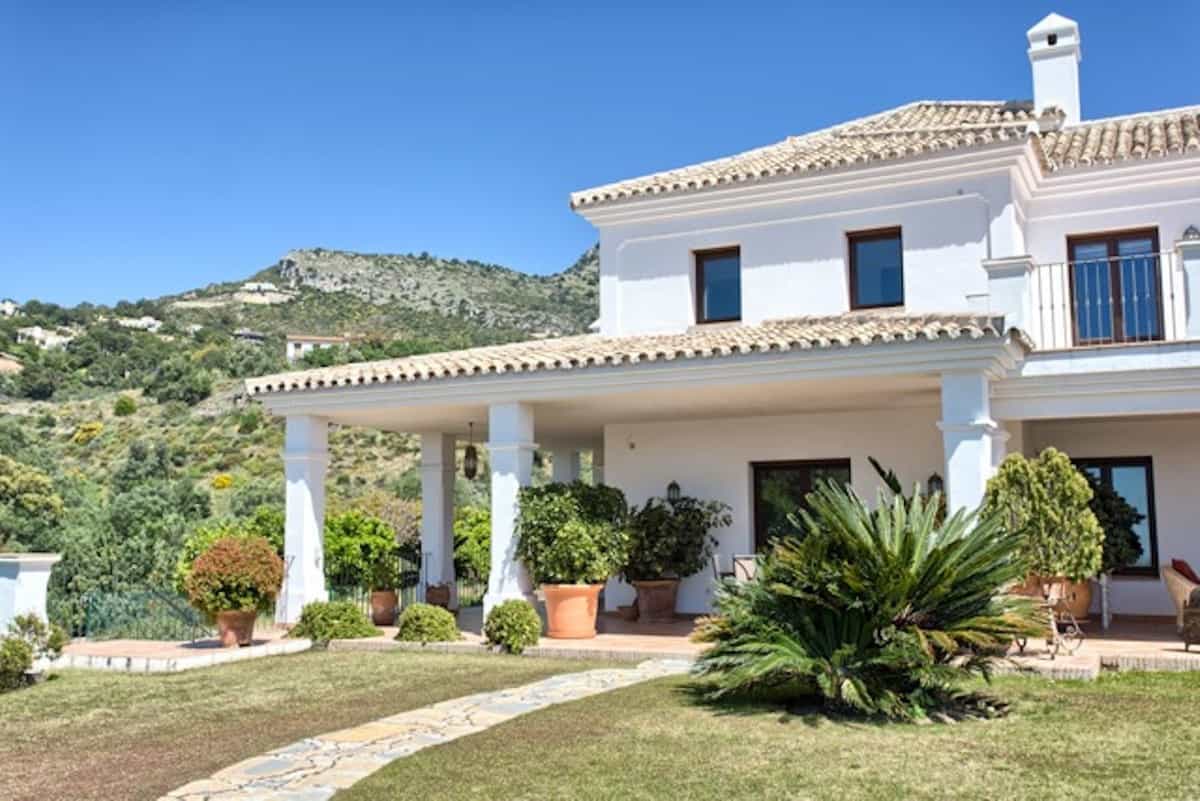 House in Benahavis, Andalusia 11249985