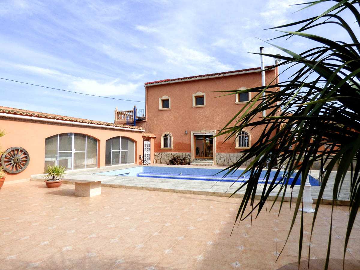 بيت في Crevillente, Comunidad Valenciana 11251642