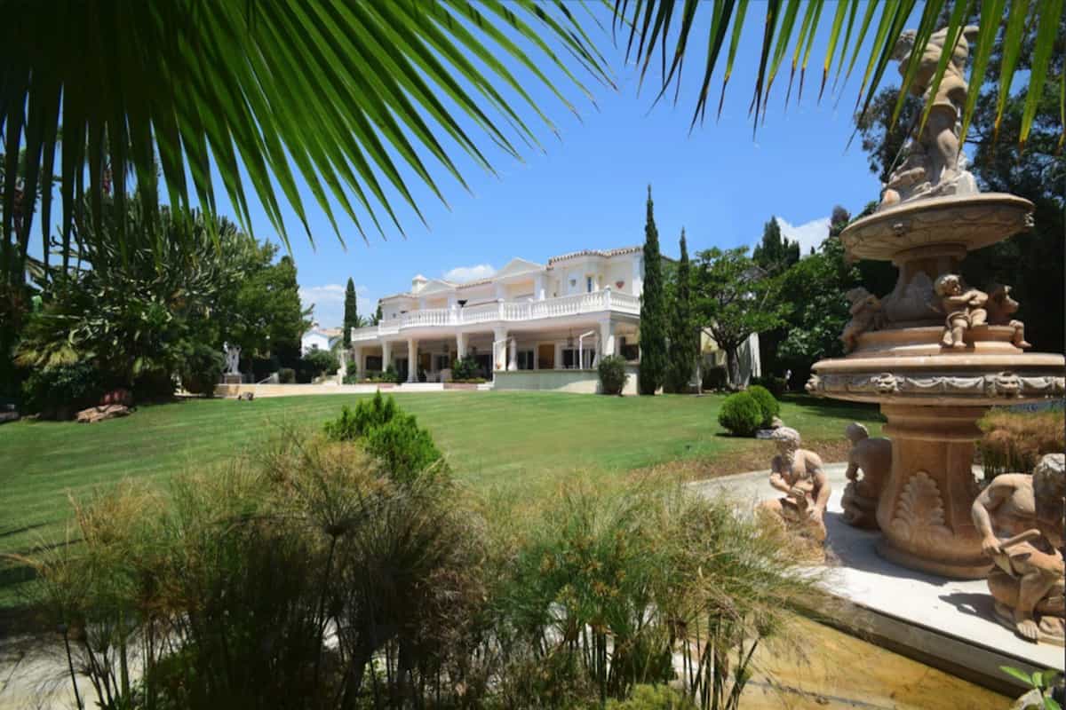 Будинок в Marbella, Andalucía 11252177
