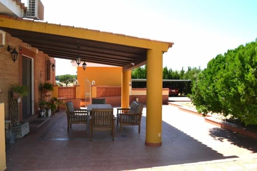 σπίτι σε Lucena del Puerto, Andalucía 11258939