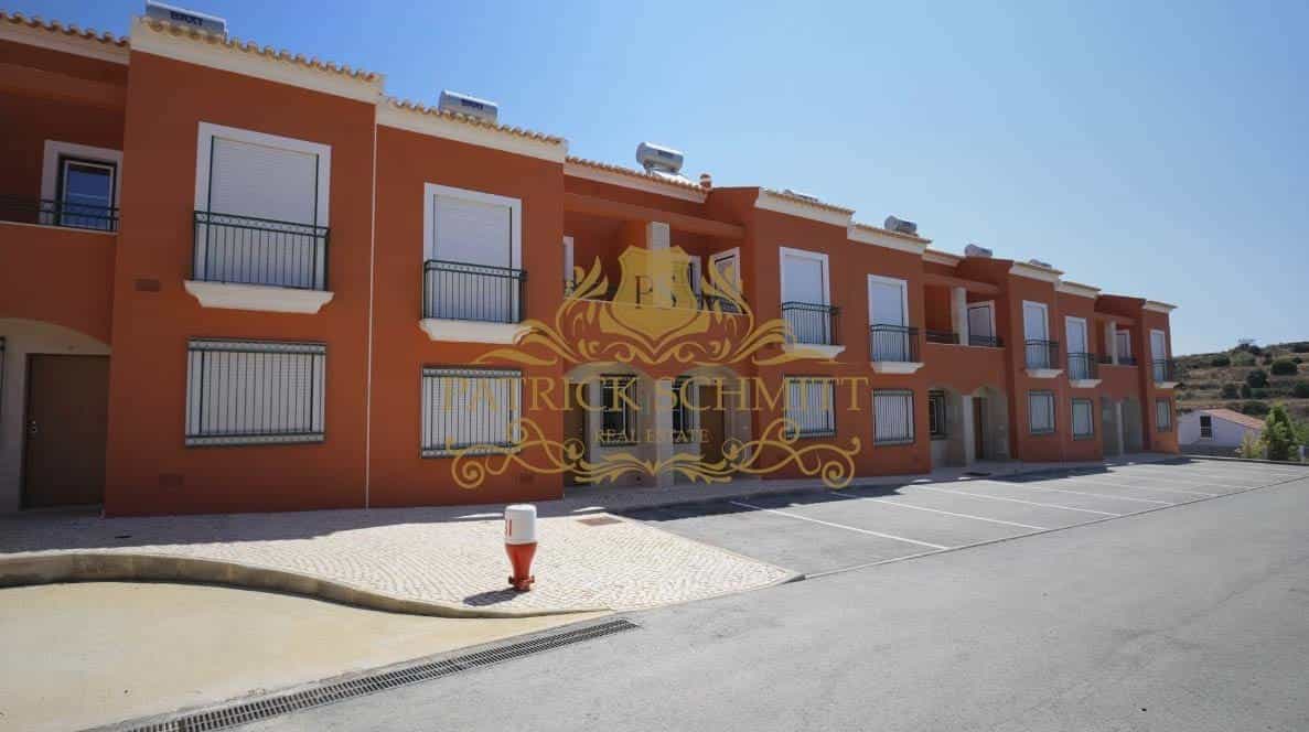 Будинок в Alcantarilha, Faro District 11263099