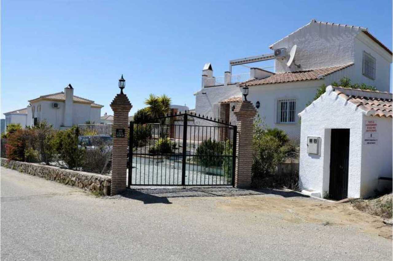 rumah dalam Vinuela, Andalusia 11270883