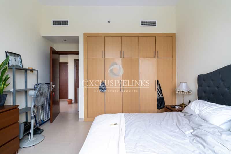 Condominium in Warisan, Dubayy 11274279