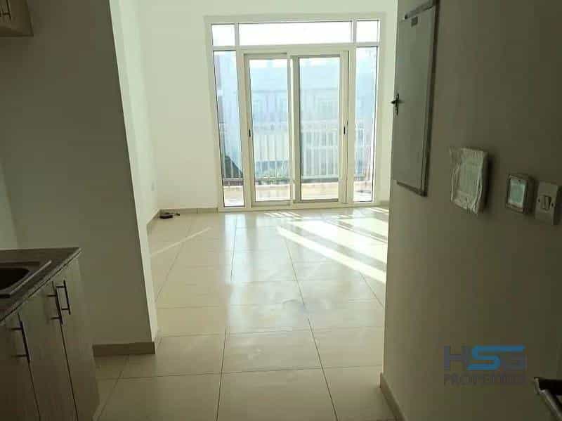 Condominium in Abu Dhabi, Abu Dhabi 11274621