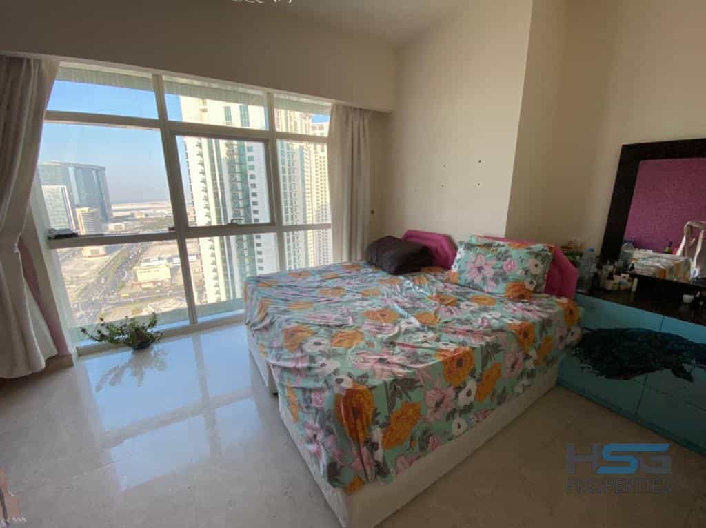 Condominium in Abu Dhabi, Abu Zaby 11274625