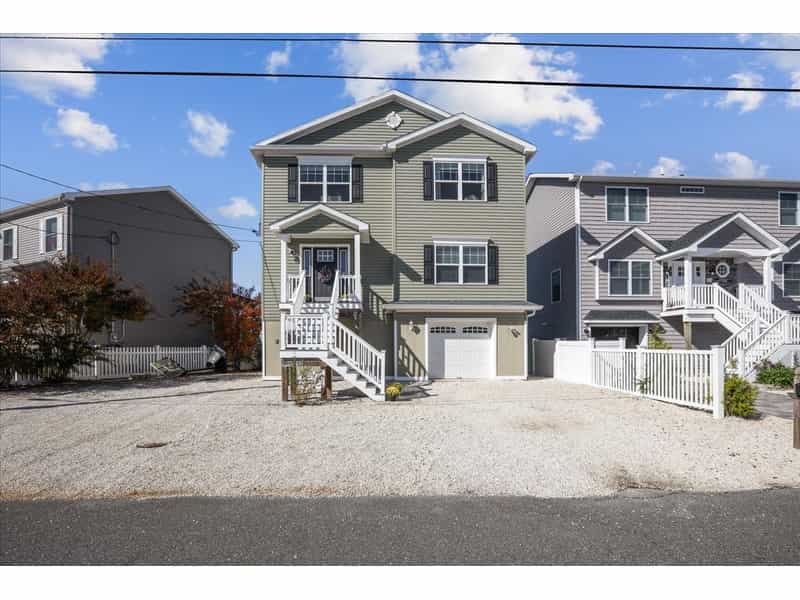 House in Beach Haven West, New Jersey 11274749