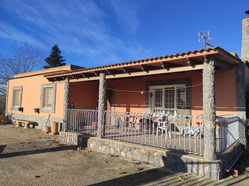 House in Caudete, Castille-La Mancha 11275418