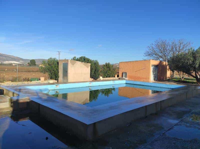 House in Caudete, Castilla-La Mancha 11275418
