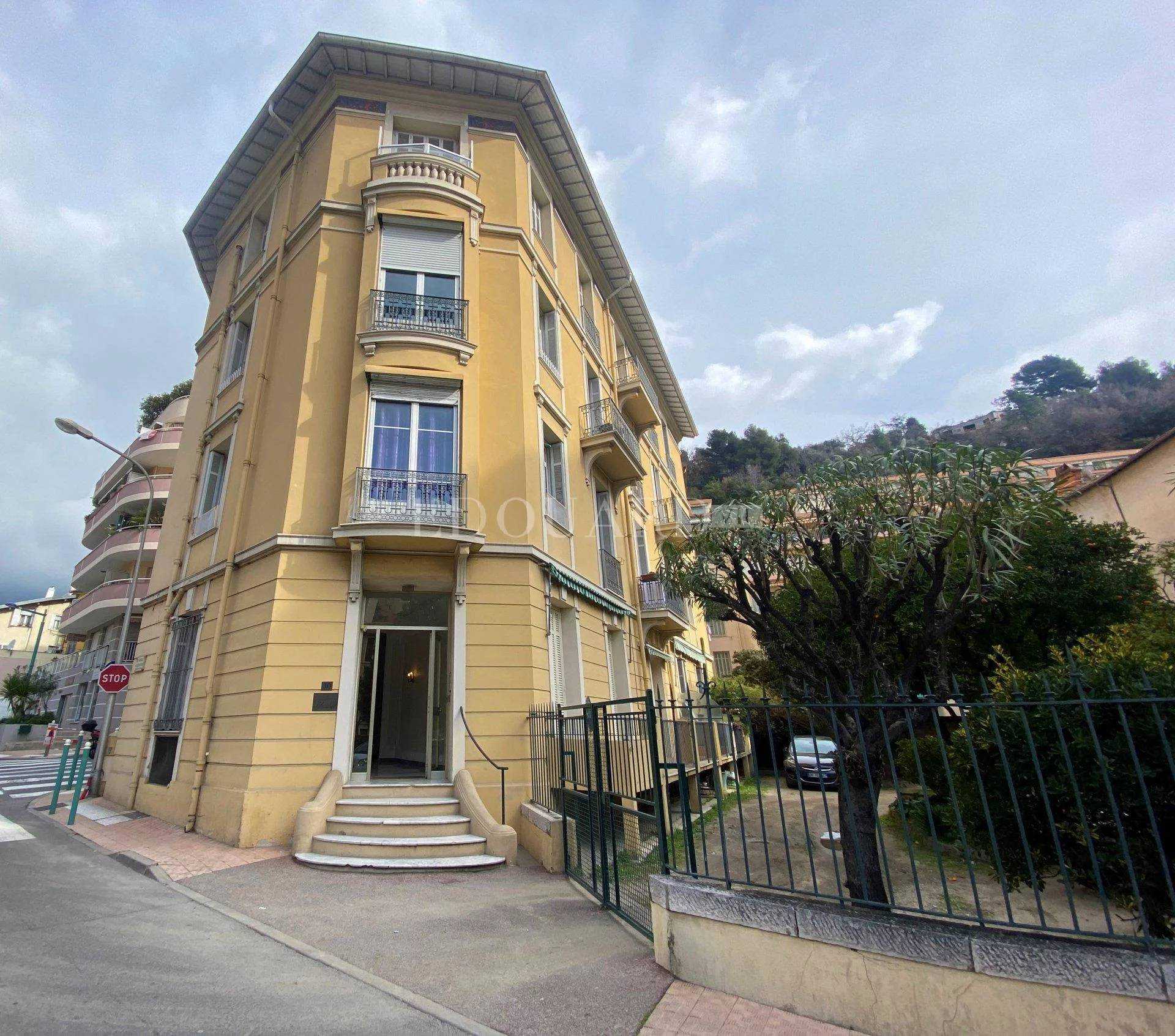 Condominium in Menton, Provence-Alpes-Cote d'Azur 11278602