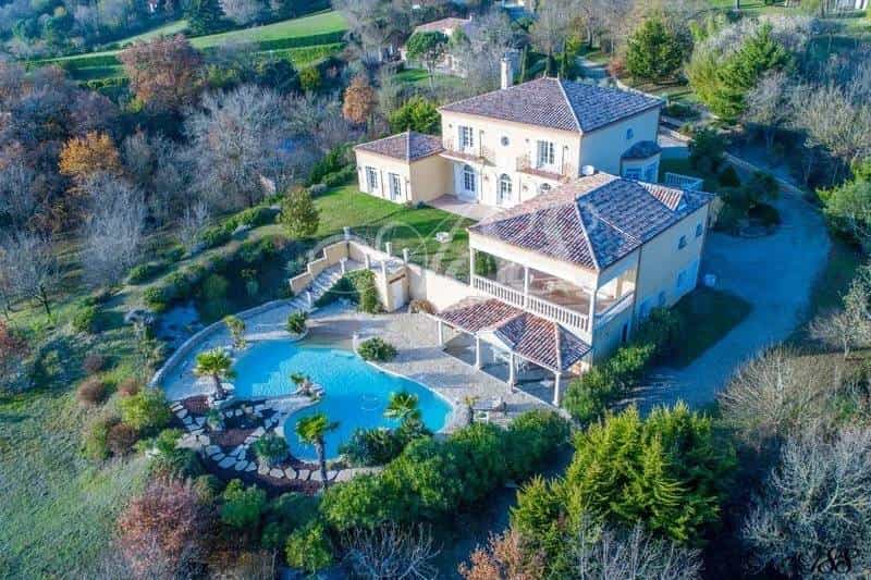 Rumah di Saint-Raphaël, Provence-Alpes-Côte d'Azur 11279573